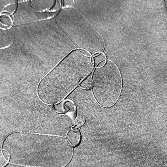 Silpada Oval Link Silver Necklace - Picture 4 of 5